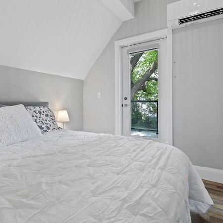 Entire 1 Bedroom Apartment Across From Google - Br5 Кіченер Екстер'єр фото